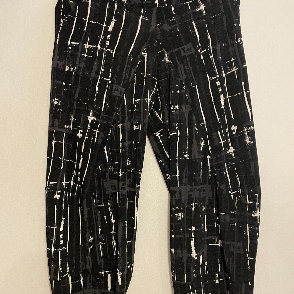 Sympli Black Patterned Narrow Lantern Pants